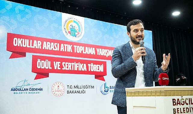 Bağcılar Belediye Başkanı Abdullah Özdemir'e doğum günü sürprizi