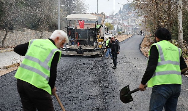 Muğla Büyükşehir Belediyesi,  Kavaklıdere Turgut Özal Bulvarında birinci kat sıcak asfalt çalışmalarını tamamladı