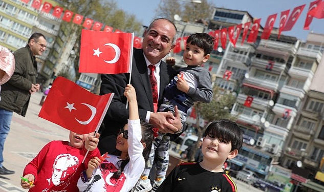 Gemlik Belediyesi'nden çocuklara karne hediyesi