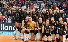 VakıfBank, 11. kez üst üste yarı finalde