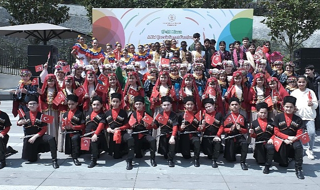 AKM Çocuk Sanat Festivali Tüm Hızıyla Sürüyor Çocuklar Kardeşlik Dansıyla Coştu