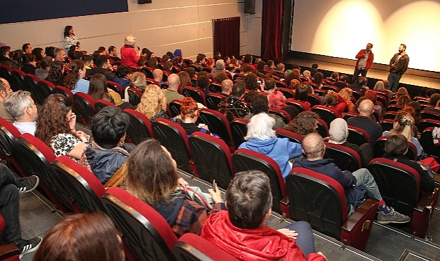 “Karanlık Gece" Nilüfer'de izleyici ile buluştu