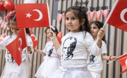 Konaklı miniklerden gururlandıran 23 Nisan kutlaması