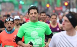 Mert Fırat, Schneider Electric Paris Maratonu'nda Depremzedeler için Koştu