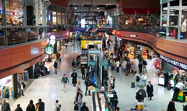 Sabiha Gökçen Havalimanı'nda bayram yoğunluğu başladı