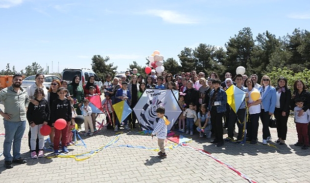 Uçurtmalar Primer İmmün Yetmezliği olan çocuklar için havalandı Deprem Bölgesinde  “Umut Şenliği"