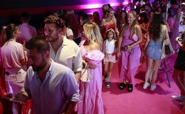 Barbie pembe dünyasının kapılarını görkemli bir gala ile açtı!
