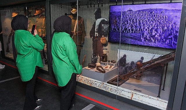 Canik'te Vatandaşlar Tarihi Anlara Şahitlik Etti