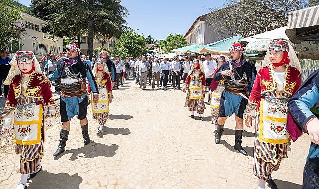 Efeler Yolu'yla İzmir'in kültürel değerleri birbirine bağlanıyor