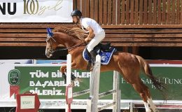 Minik binicilerin kalbi “Sporun Başkenti Kocaeli”de attı