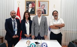 Babanın gözünden alınan dokuyla geliştirilen kök hücre oğluna ışık oldu
