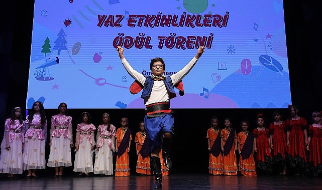 Bilgi Evleri'nde Ödül Dolu Yaz'a Veda