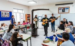 Çocukların ve Gençlerin Hayatında Müzikle Fark Yaratıyor: Onur Kahvecioğlu