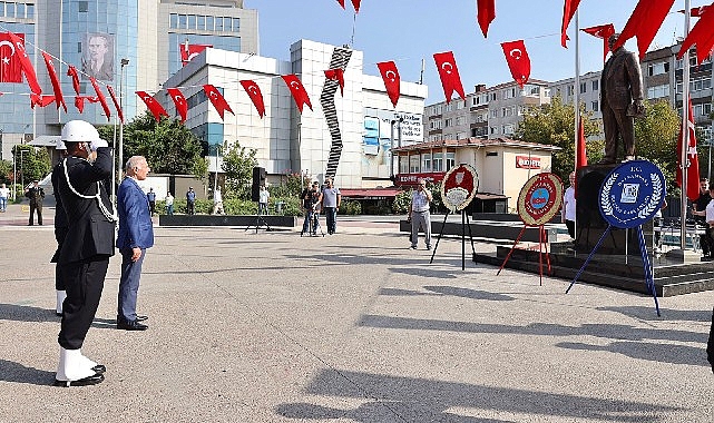 Zafer Bayramı Bayrampaşa'da törenle kutlandı