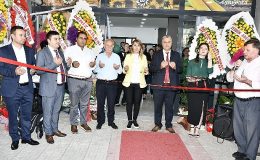 Malkara Belediye Başkanı Ulaş Yurdakul Ar Zirai İlaç ve Tohum'un açılışını gerçekleştirdi
