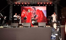 Cumhuriyet'in 100. Yılı Yonca Lodi konseri ile büyük bir coşku ile kutlandı