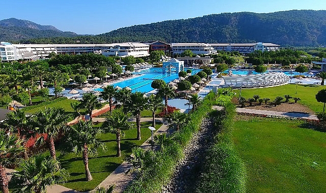 Hilton Dalaman, dünyanın dört bir yanından gelen dansçıları ağırlayarak Cumhuriyet'in 100. yılını kutluyor