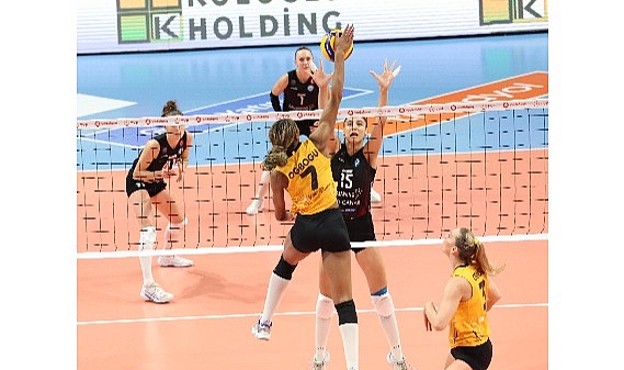 Namağlup lider VakıfBank'tan bir galibiyet daha