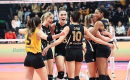 VakıfBank, derbide zaferi 3-0 ile aldı