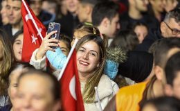 Büyükşehir Manuş Baba'yı Ula'da Vatandaşlarla Buluşturdu