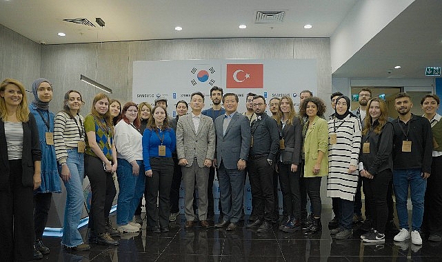Samsung ve UNDP, &apos;&apos;Innovation Campus'' programı çerçevesinde İnovasyon Merkezi'nde gençlere rehberlik etti