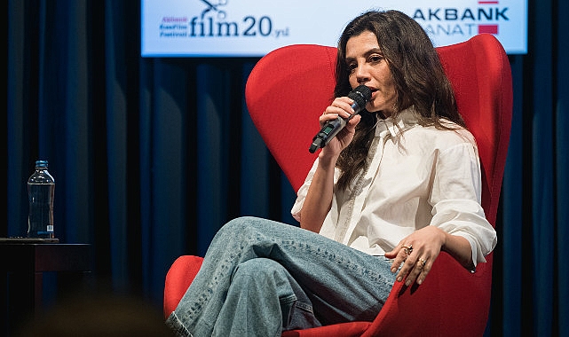 20. Akbank Kısa Film Festivali'nde Gökçe Bahadır söyleşisine sinemaseverlerden yoğun ilgi